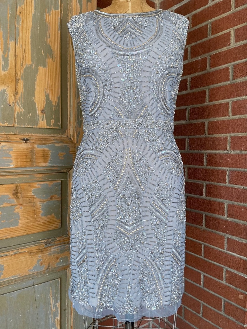 Aidan Mattox Sleeveless Sequins And Beads Knee Length - S 8